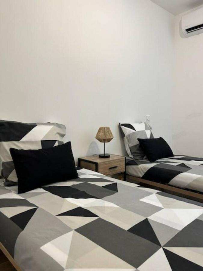 Appartement Jacuzzi Narbonne Exteriör bild